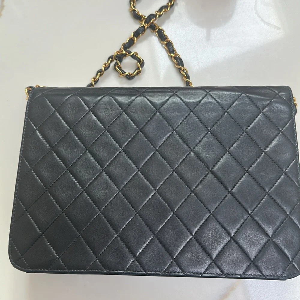 Chanel Black Lambskin Medium Single Flap Quilted Leather Bag Gold Hardware - Picture 8 of 15